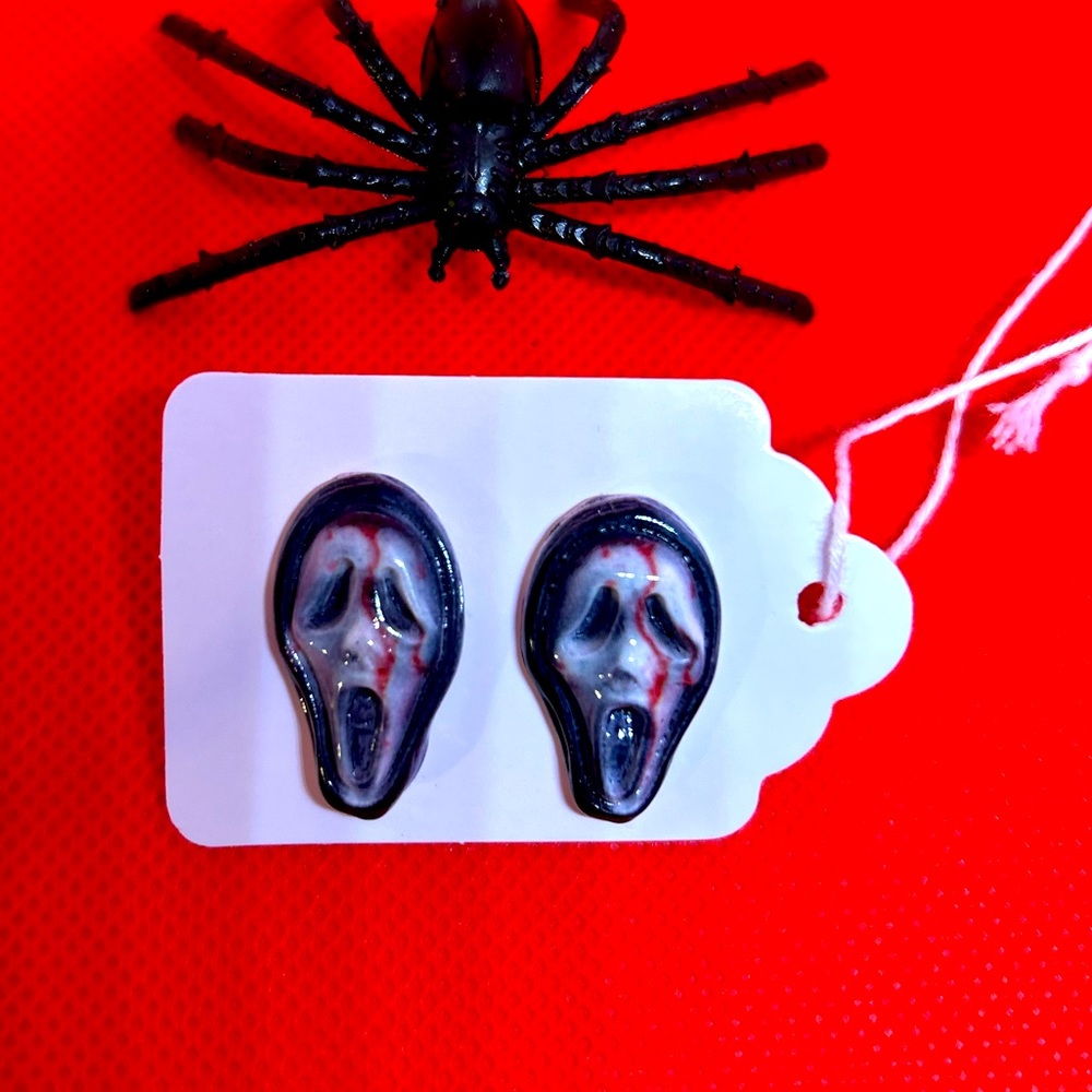 Scary acrylic bloody Ghost face stud earrings Halloween / Goth stainless steel
